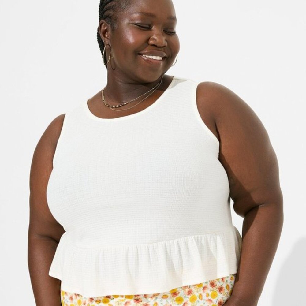 NWT Torrid Texture Knit High Neck‎ Ruffle Crop Top